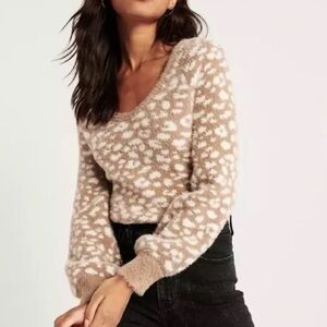 Abercrombie & Fitch Soft AF Collection Cheetah Print Sweater | L
